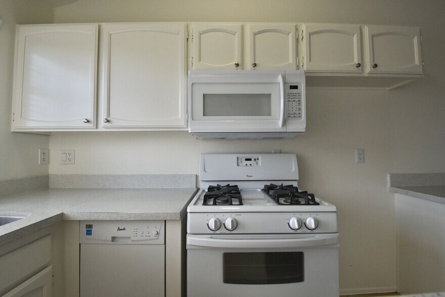 Building Photo - 5744 Colfax Ave