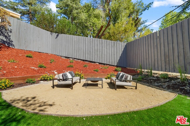 Building Photo - 4670 Brewster Dr