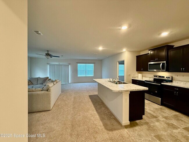 Building Photo - 135 Sorrento Dr