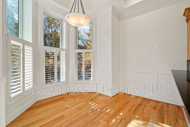 Building Photo - 4 Logan Cir NW