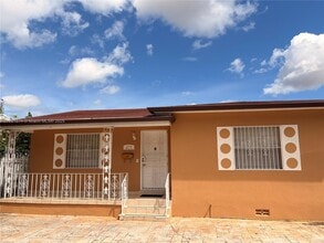 Building Photo - 255 SW 60th Ave