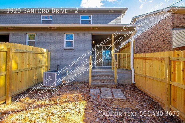 Building Photo - 1920 Sanford Dr
