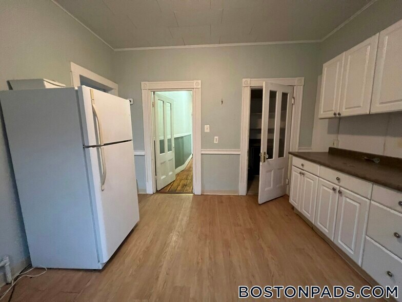 Building Photo - 339 Cambridge St