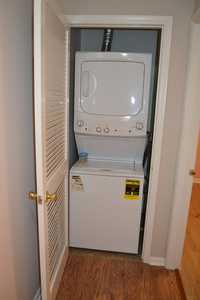 Building Photo - 51 Brookside Ln