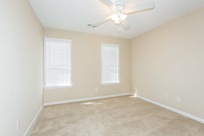 Building Photo - 2645 Winding River Dr