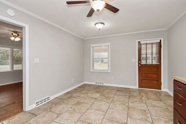 Building Photo - 3BD/1BA All Brick Ranch on One Acre!