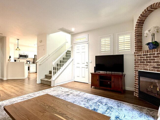 Building Photo - Vibrant 3 Bedroom Townhome in Bressi Ranch