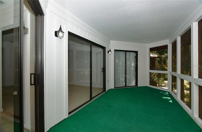 Building Photo - 36 Fairways Cir