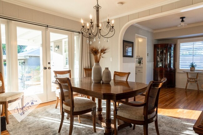 Building Photo - 1121 N Cambridge Ave