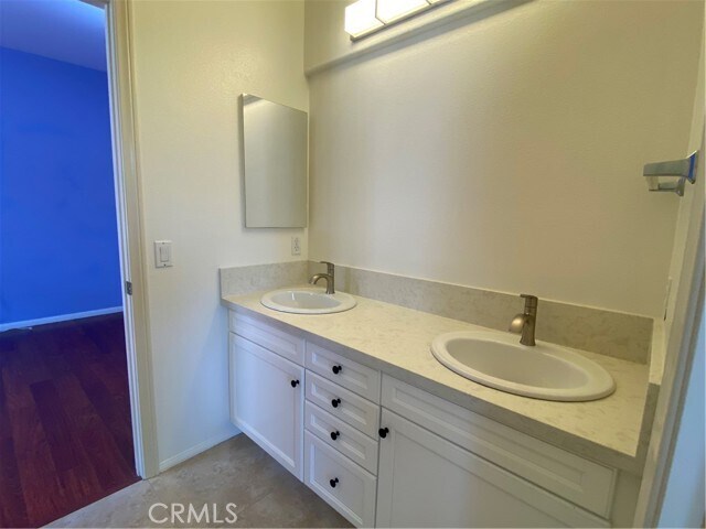 Building Photo - 44 Whispering Pine