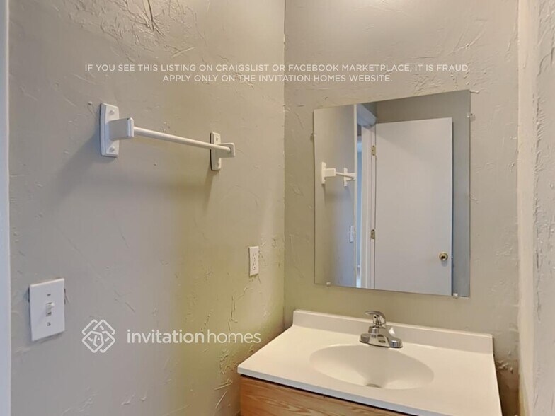 Building Photo - 551 Whippoorwill Dr