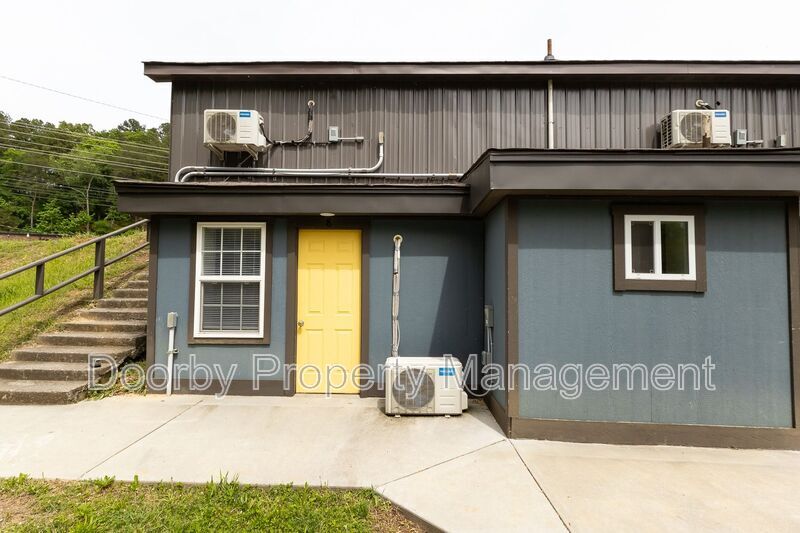 Building Photo - 5640 US-41