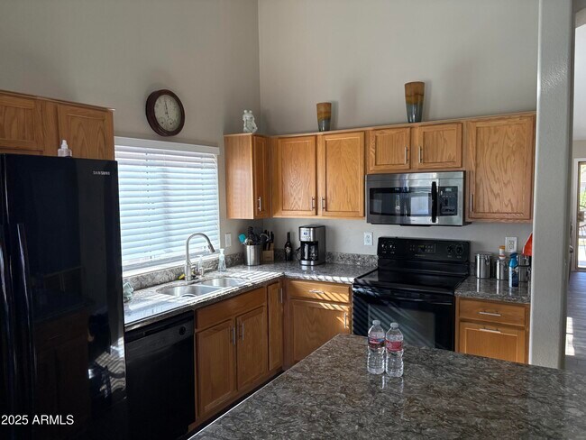 Building Photo - 17901 N 111th Dr