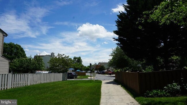 Building Photo - 841 Waterford Dr