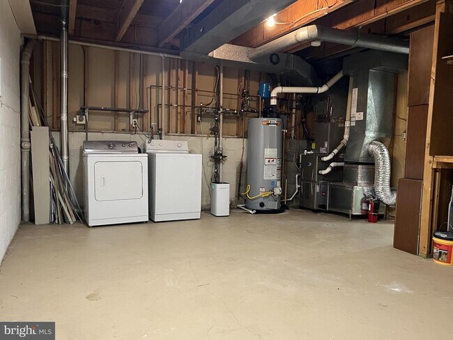 Building Photo - 8729 Sheridan Farms Ct