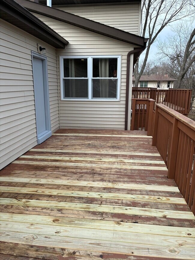 Building Photo - 127 Hickory Rd