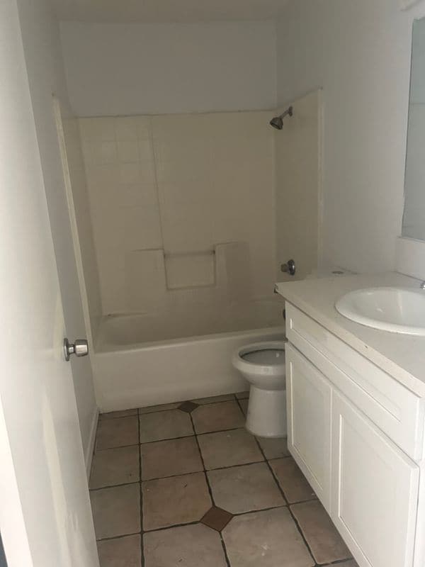 Building Photo - 25562 Calabria Dr