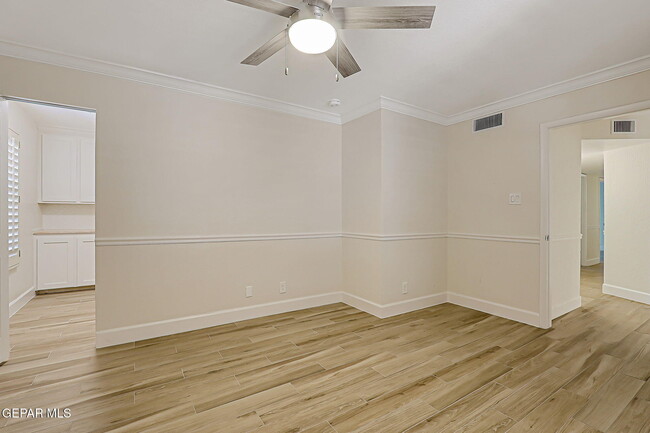 Building Photo - 5808 Kingsfield Ave