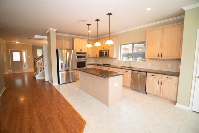Building Photo - 21534 Pointed Oak Ln