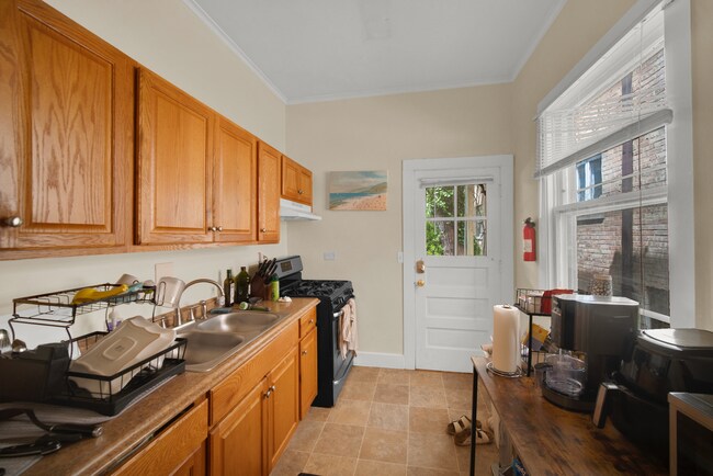 Building Photo - 2036 Sherman Ave