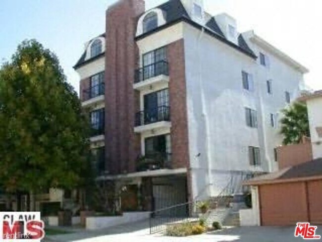 Building Photo - 10620 Eastborne Ave