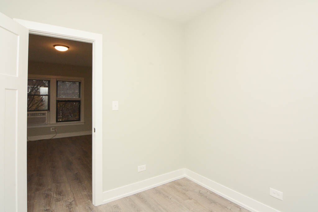 Building Photo - 735 W Brompton Ave