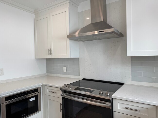 Building Photo - 15 Sunwich Rd