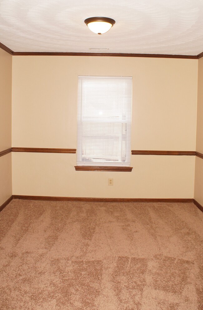 Building Photo - 1504 Crawley Cir