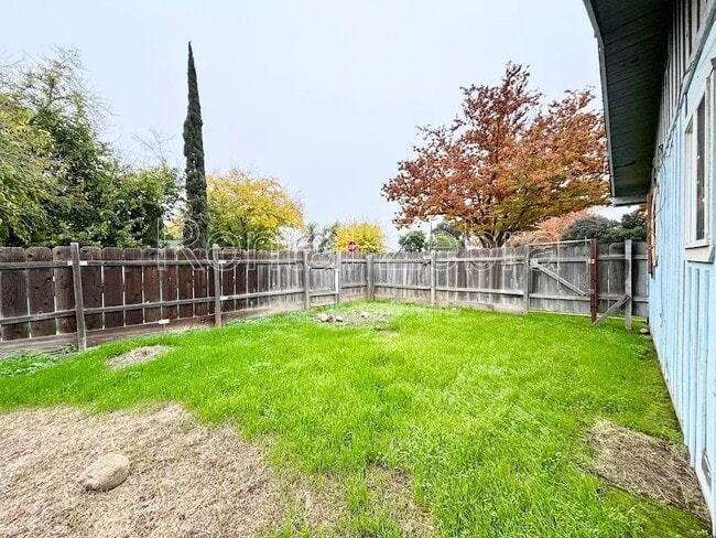 Building Photo - 641 M St