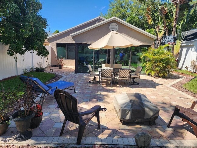 Building Photo - 3760 NW 19th St