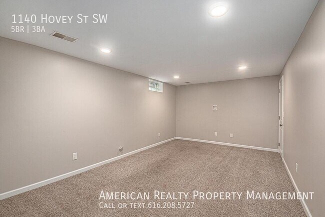 Building Photo - 1140 Hovey St SW