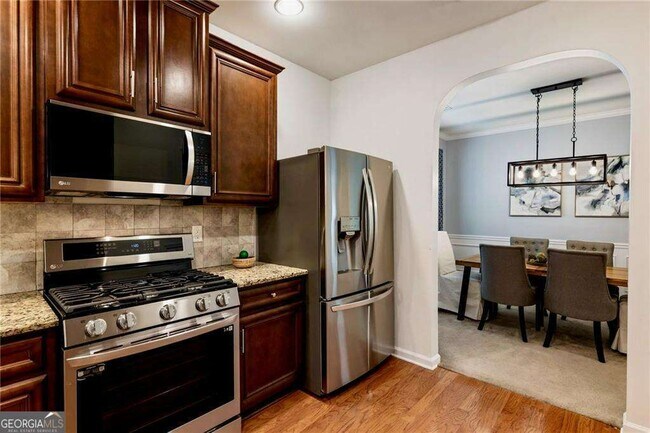 Building Photo - 313 Hidden Creek Ln