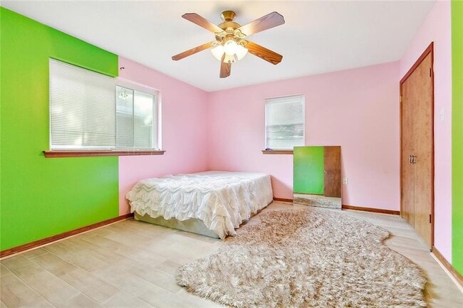 Building Photo - 2204 Gallant Dr