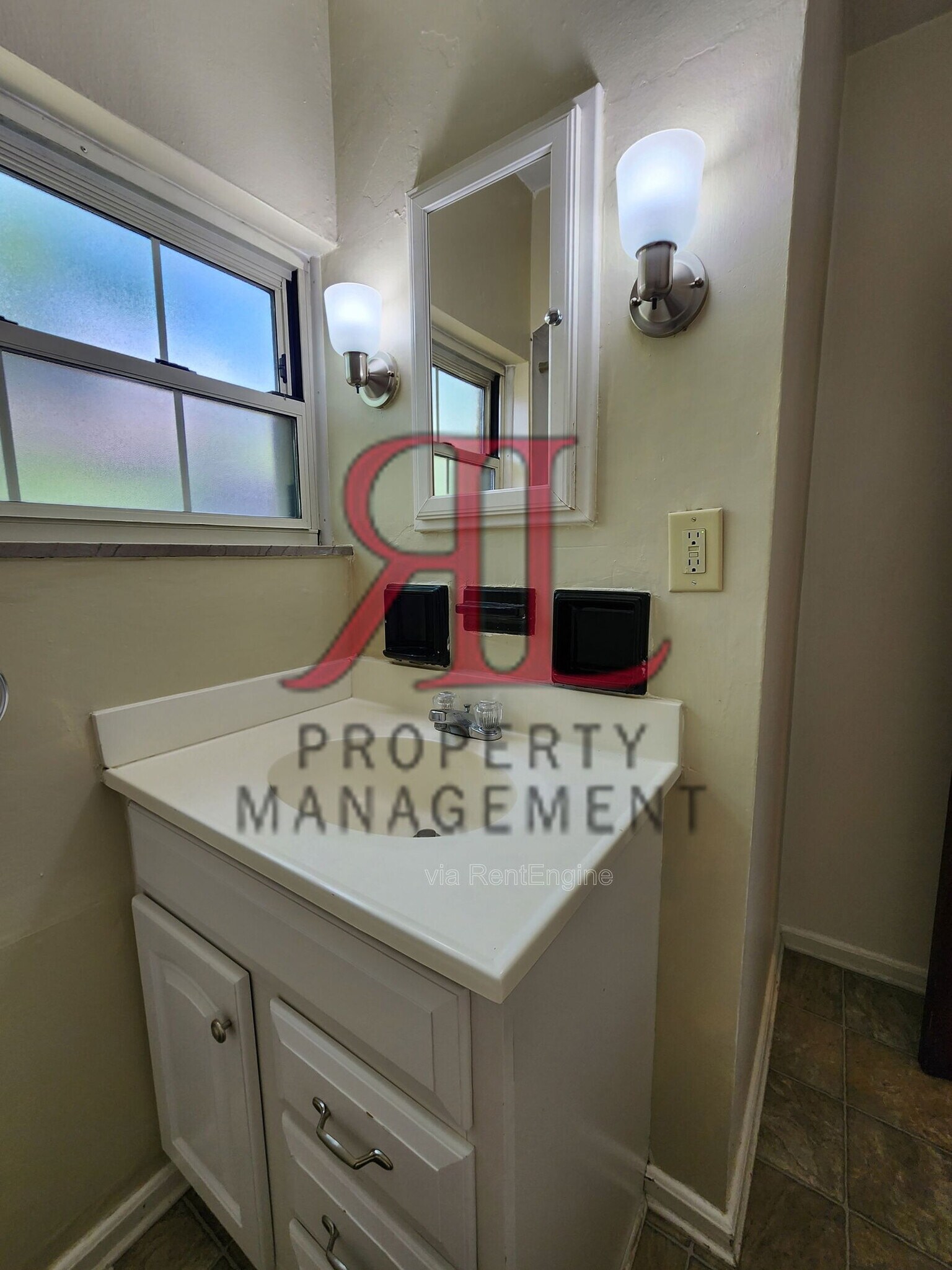 Building Photo - 1088 Northwest Blvd