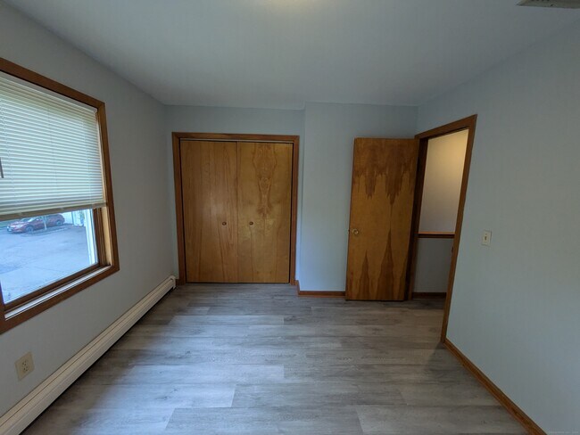 Building Photo - 998 Campbell Ave