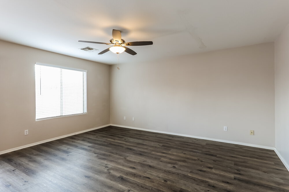 Building Photo - 13023 W Lawrence Rd