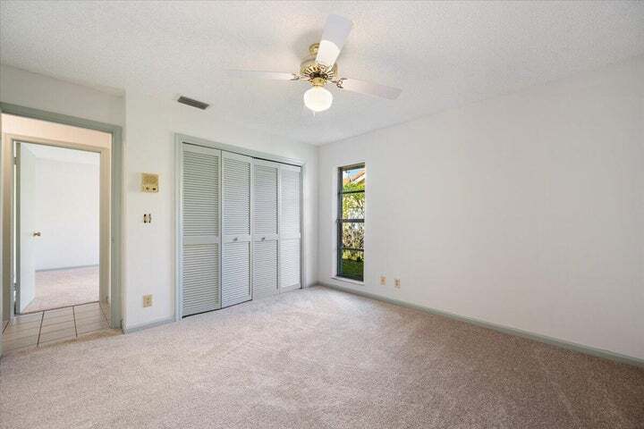 Building Photo - 2216 Amesbury Ct