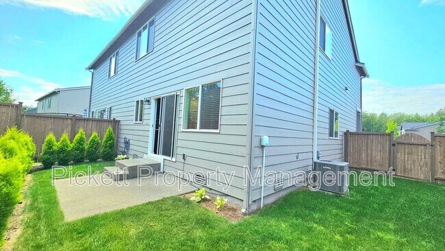 Building Photo - 6524 Yorktown Pl NE