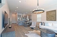 Building Photo - 2-Bed, 3-Bath on Pontchartrain Blvd – Your New Orleans Oasis Awaits!"