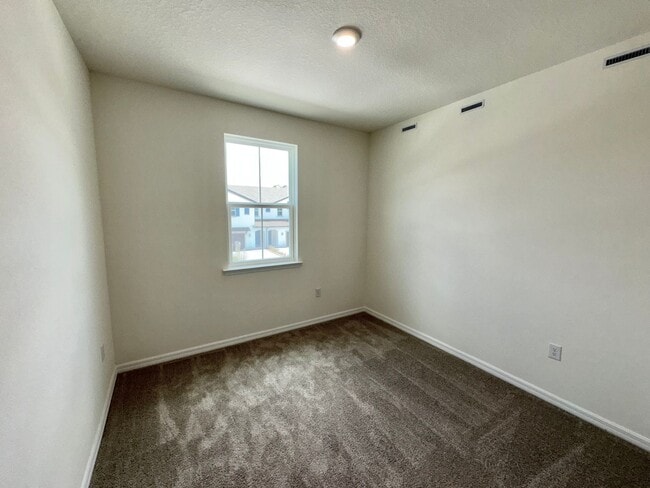 Building Photo - 4570 Small Creek Rd