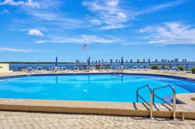 Building Photo - 105 Paradise Harbour Blvd