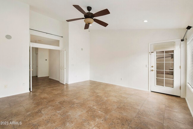 Building Photo - 4611 E Fernwood Ct