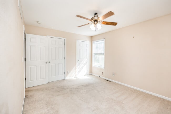 Building Photo - 338 16th St Cir