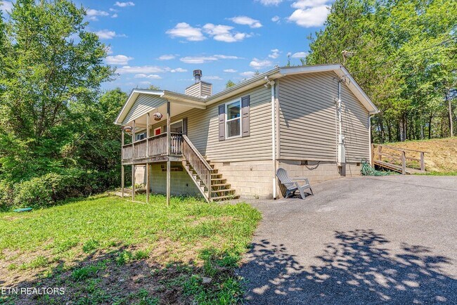 Building Photo - 1720 Moon Ct
