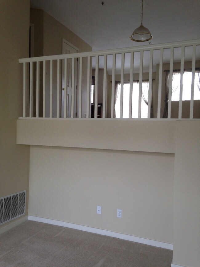 Building Photo - 3B/2.5B Boulder Townhome Close to Campus Available 8/1