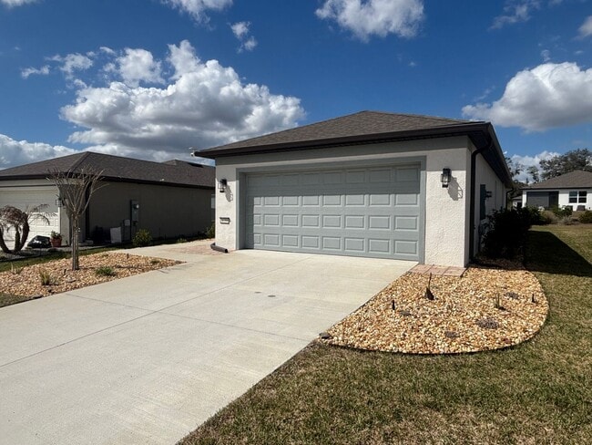 Building Photo - Stunning 3/2 in 55+ Stone Creek - Will rent quick