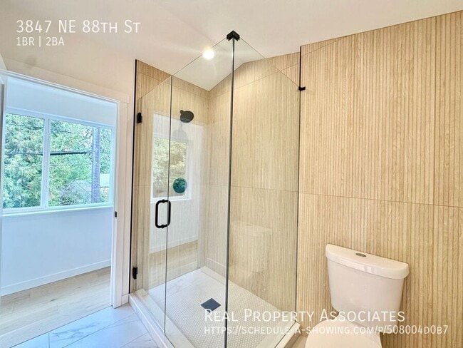 Building Photo - 3847 NE 88th St