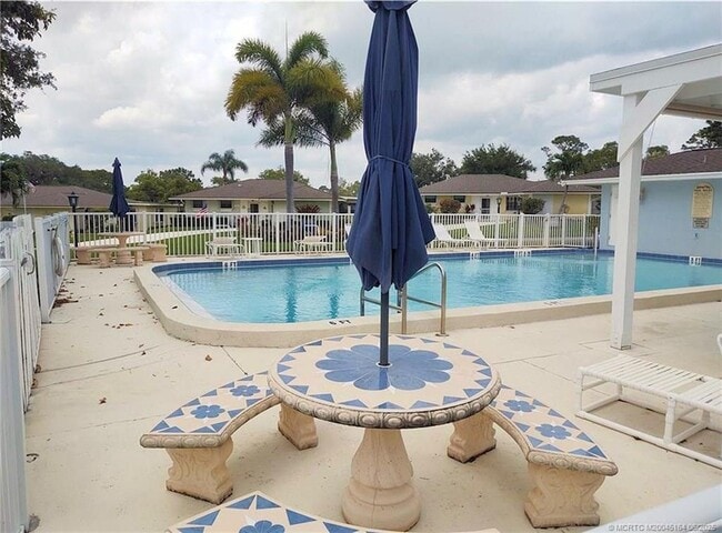 Building Photo - 5211 SE Sea Island Way