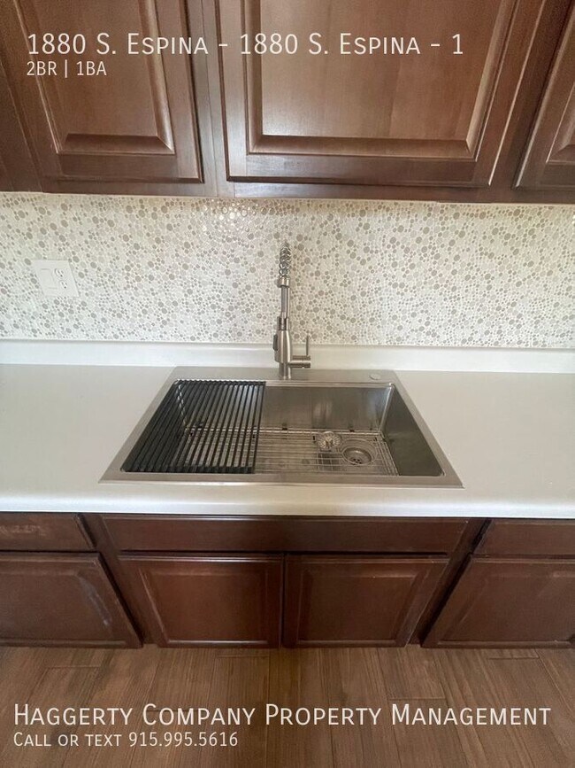 Building Photo - 1880 S Espina St