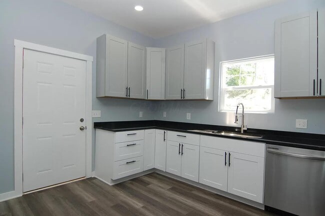 Building Photo - 208 N Guilford Ave